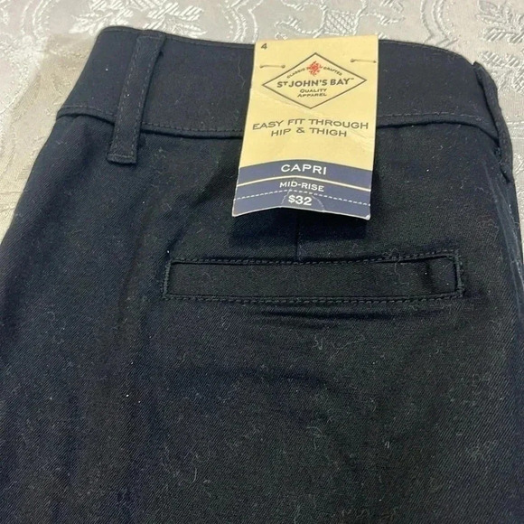 St. John’s Bay women’s capris size 4 - Picture 2 of 16